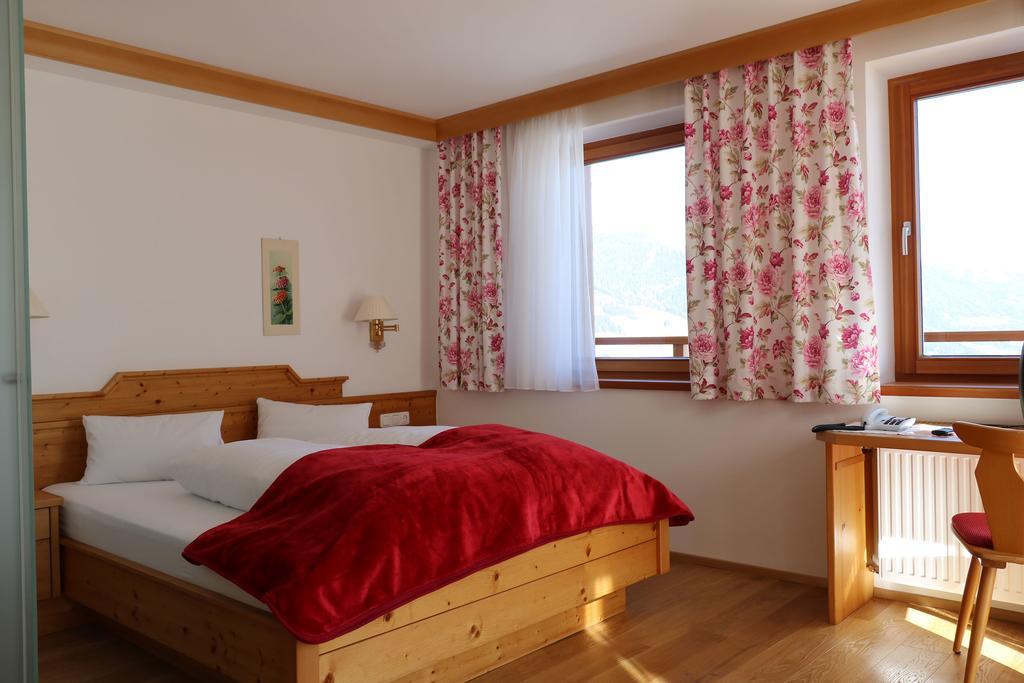 Hotel Schoene Aussicht Kartitsch Extérieur photo