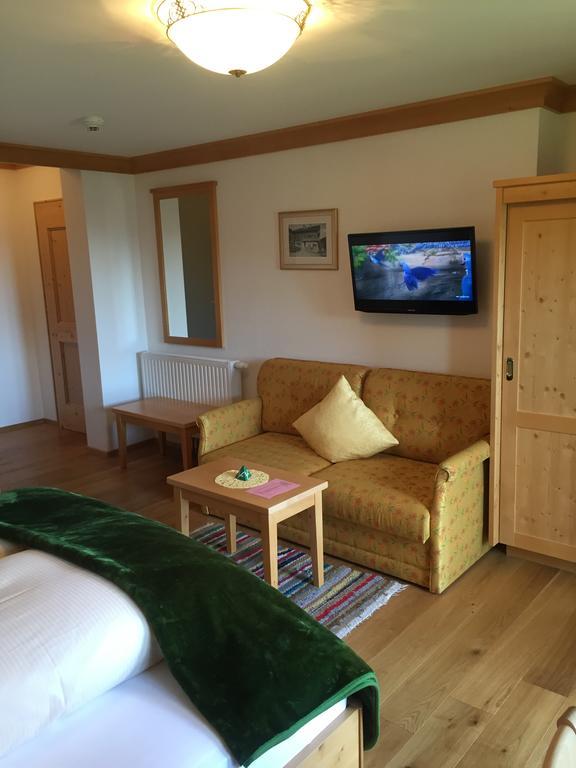Hotel Schoene Aussicht Kartitsch Extérieur photo