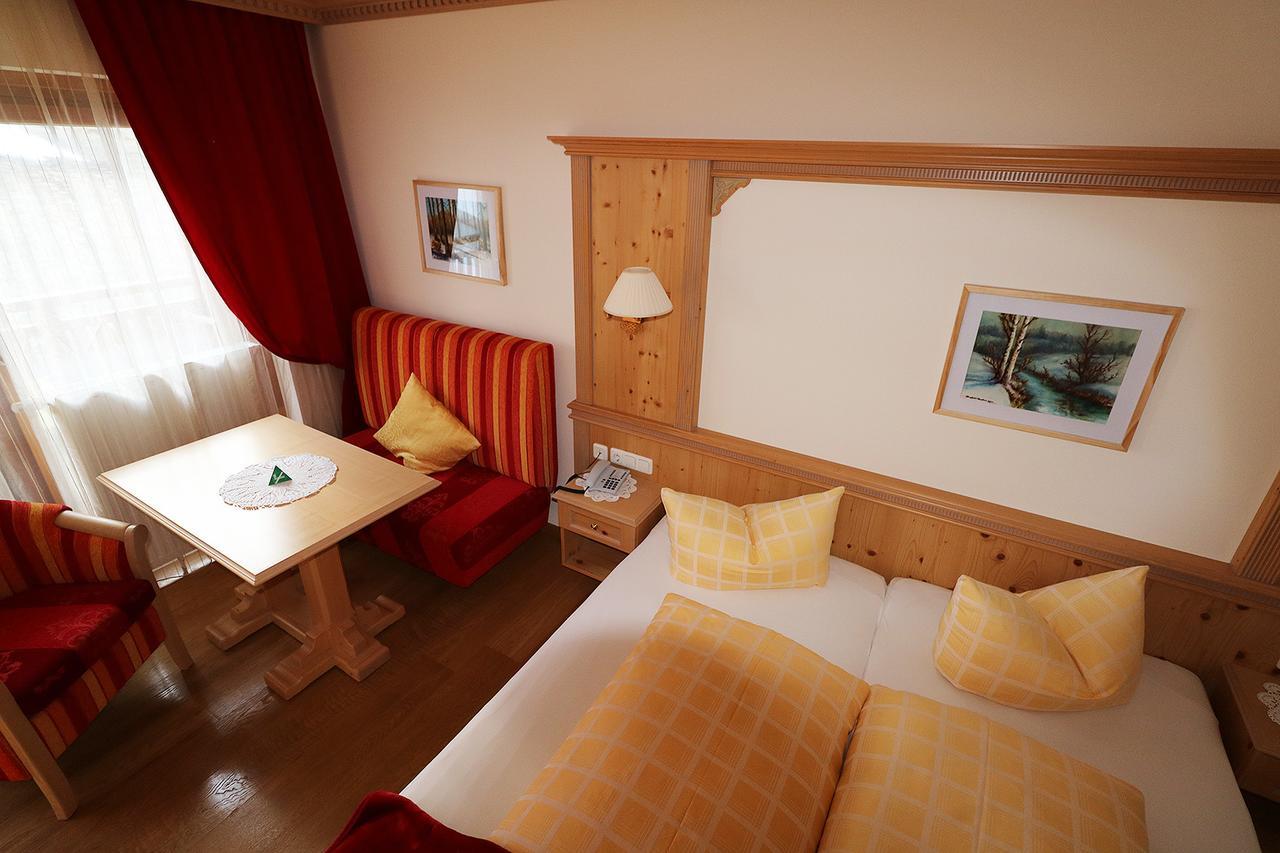 Hotel Schoene Aussicht Kartitsch Extérieur photo