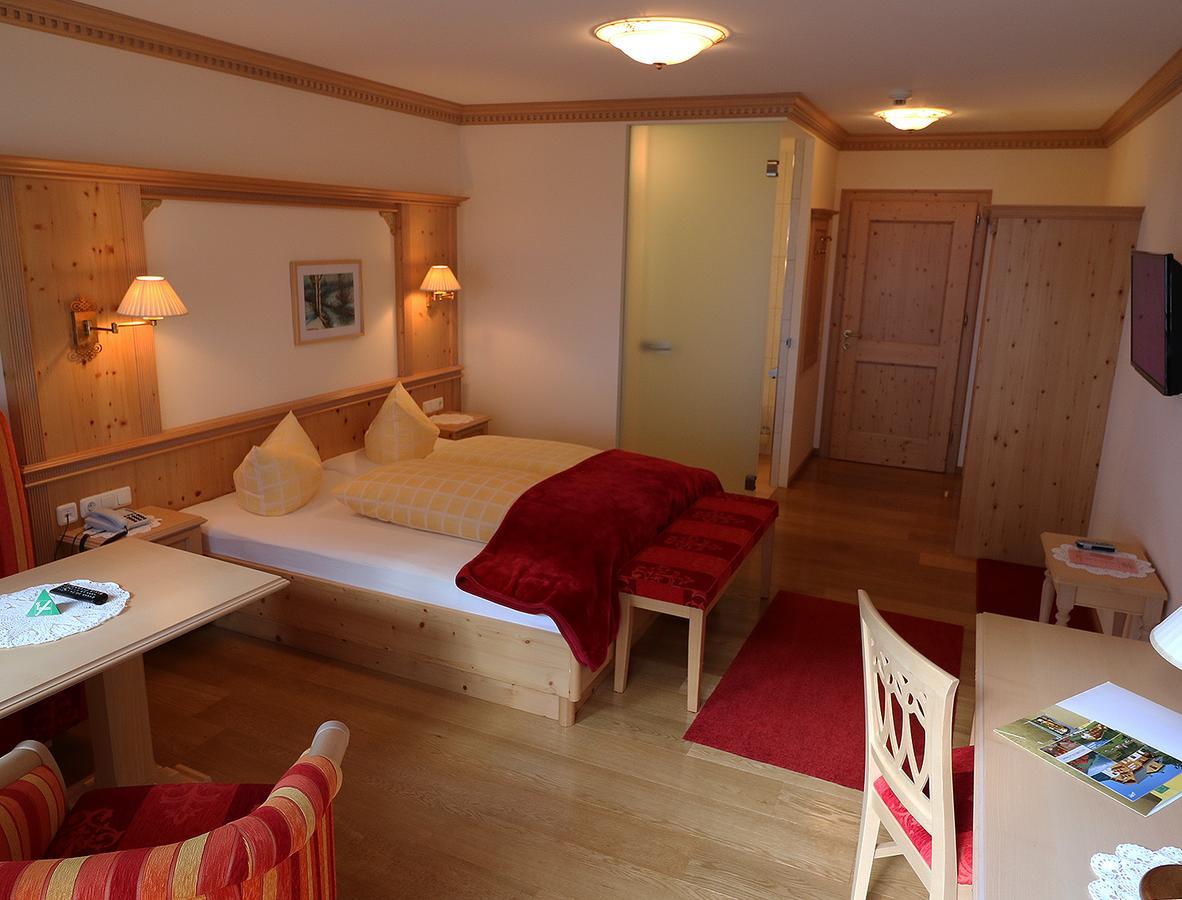 Hotel Schoene Aussicht Kartitsch Extérieur photo